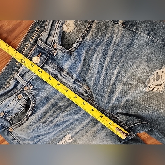 American Eagle High Rise Baggy Straight Distressed Blue Jeans. Size 8Long - Picture 5 of 13